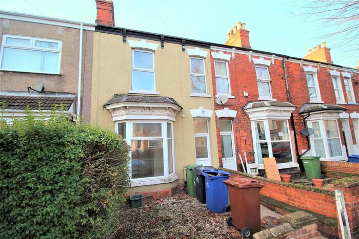 2 Bedroom Flat To Rent In Hainton Avenue, Grimsby, South Humberside, DN32