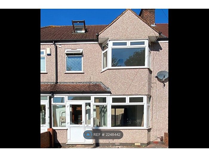 4 Bedroom Terraced House To Rent In Forest Road, Sutton, SM3