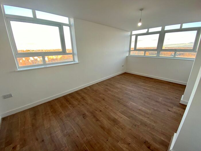 2 Bedroom Flat To Rent In Belem Tower, Liverpool, L17