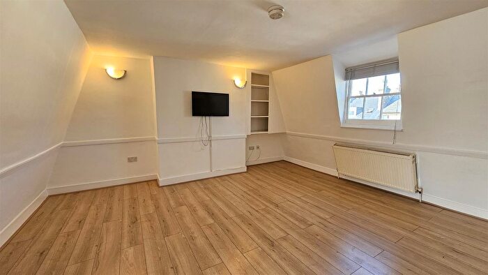 Studio To Rent In Flat, Newmarket Road, Cambridge, CB5