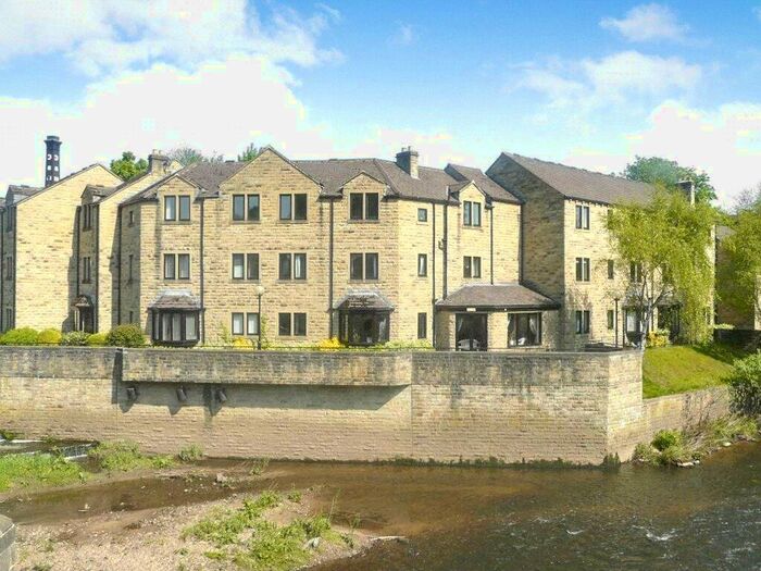 2 Bedroom Apartment For Sale In Millgate, Bingley, West Yorkshire, BD16