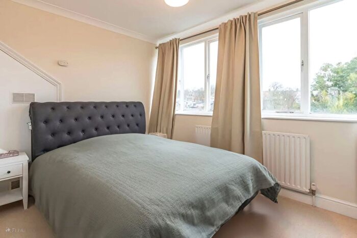1 Bedroom Flat For Sale In Denning Road, London, NW3