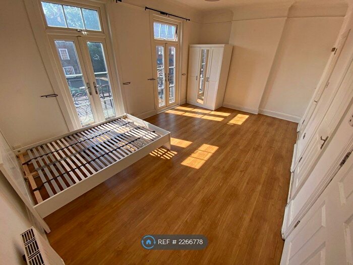 Studio To Rent In London Road, Mitcham, CR4