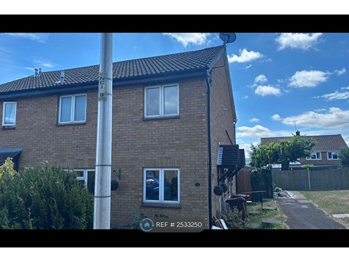1 Bedroom End Of Terrace House To Rent In North Bank Close, Rochester, ME2