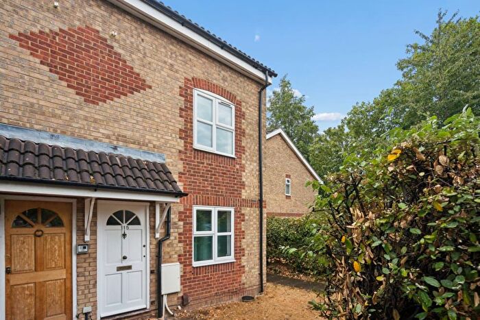 2 Bedroom Maisonette For Sale In Maplin Park, Langley, SL3