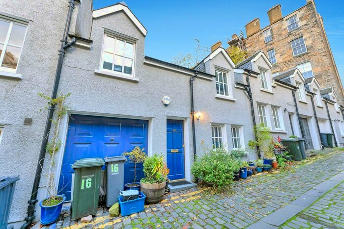 2 Bedroom Mews House To Rent In Gayfield Place Lane, New Town, Edinburgh, EH1