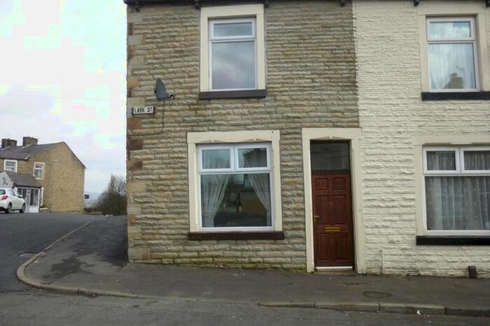 4 Bedroom End Of Terrace House To Rent In Lark St, Tim Bobbin, Burnley, Lancashire, BB12