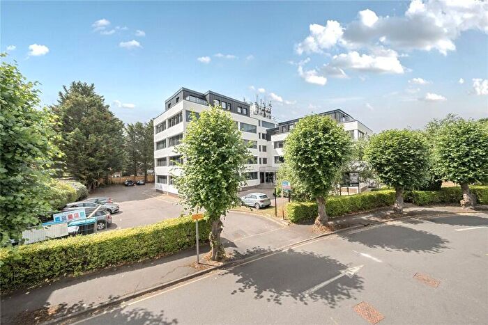 1 Bedroom Apartment To Rent In West Byfleet, Surrey, KT14