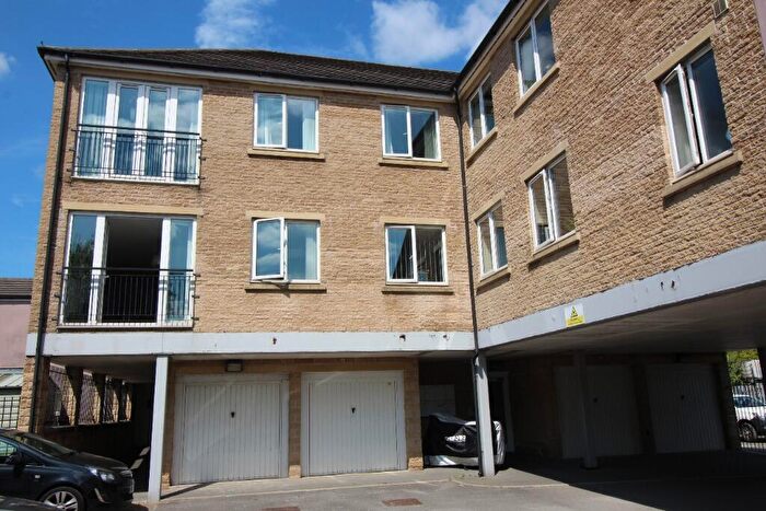 2 Bedroom Flat To Rent In Garden Street, Bury, BL0