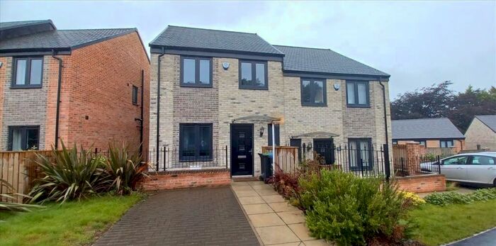 4 Bedroom Semi-Detached House To Rent In Illingworth Grove, Durham City, Durham City, DH1