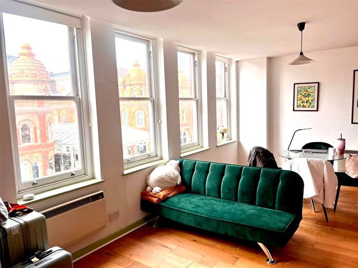 1 Bedroom Flat For Sale In Harewood Street, Leeds, West Yorkshire, LS2