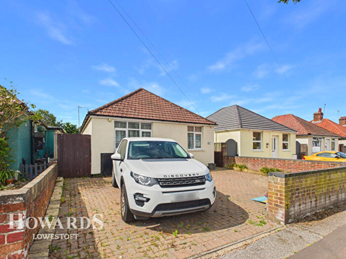 2 Bedroom Detached Bungalow For Sale In Kimberley Road, Lowestoft, NR33