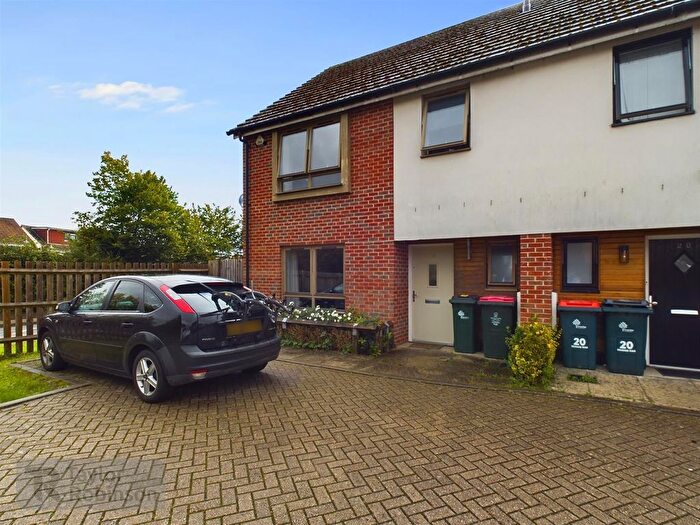 3 Bedroom Property To Rent In Delrogue Road, Crawley, West Sussex., RH11