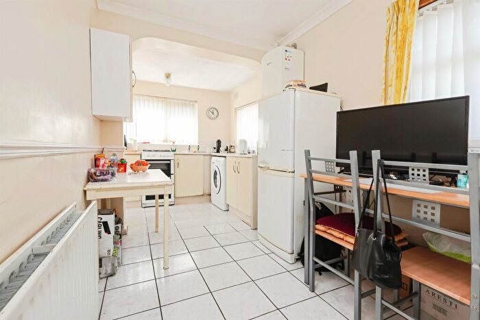 3 Bedroom Semi-Detached House For Sale In Lyttelton Road, Stechford, Birmingham, B33