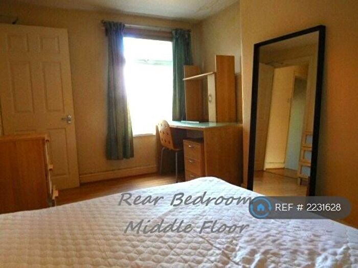 5 Bedroom Terraced House To Rent In Whitby Rd, Manchester, M14