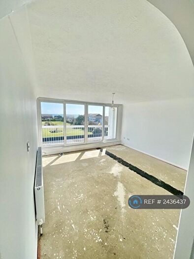 2 Bedroom Flat To Rent In Shoreham Beach, Shoreham-By-Sea, BN43