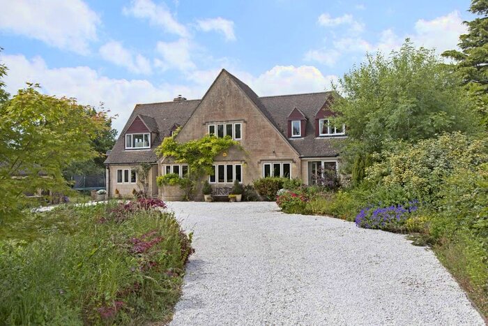 5 Bedroom Detached House To Rent In The Hithe, Rodborough Common, Stroud GL5