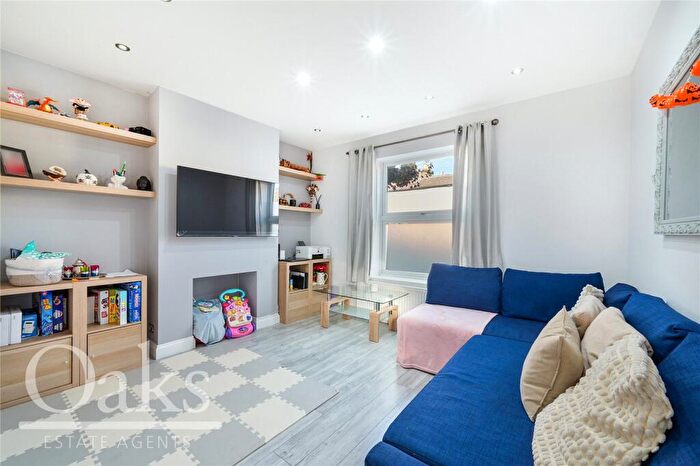 3 Bedroom Semi Detached House For Sale In Stanley Road, Croydon, CR0