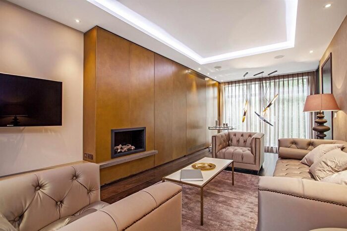 5 Bedroom Flat To Rent In Castlereagh Street, Marylebone, London, W1H