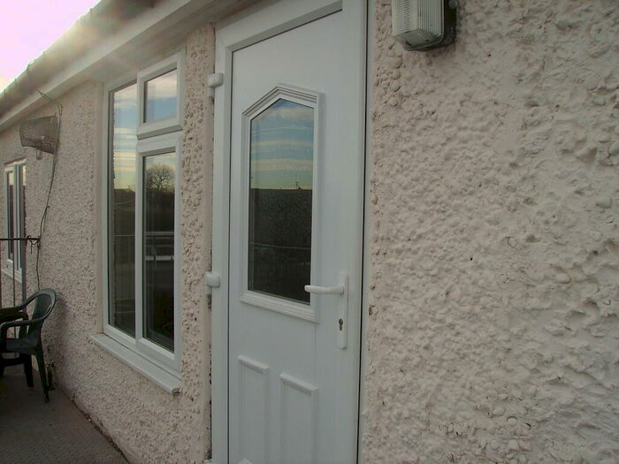 2 Bedroom Flat To Rent In Princess Avenue, Stainforth, DN7