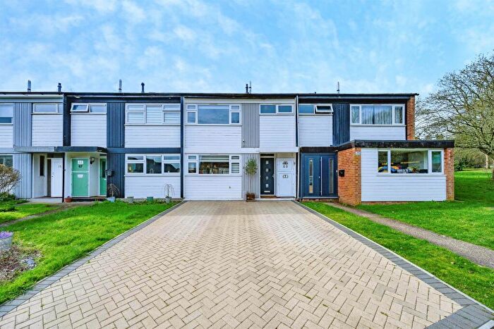 3 Bedroom Terraced House For Sale In Chiltern Road, St. Albans, AL4