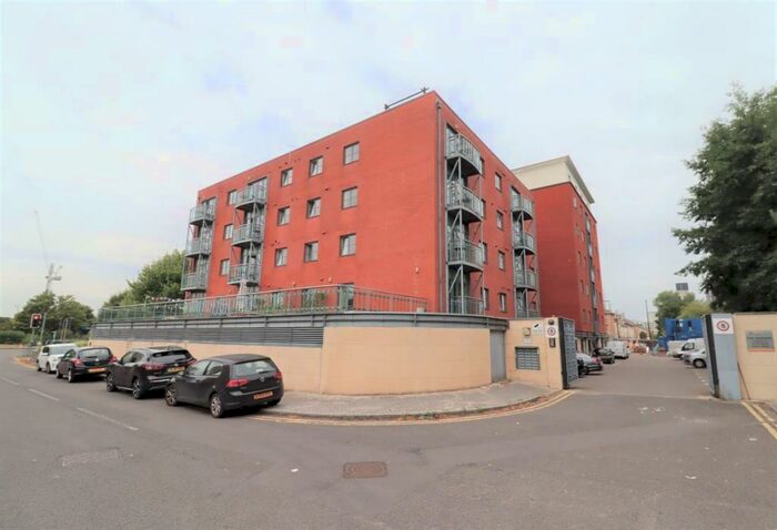 2 Bedroom Apartment To Rent In South Mews, Magretian Place, Cardiff, CF10