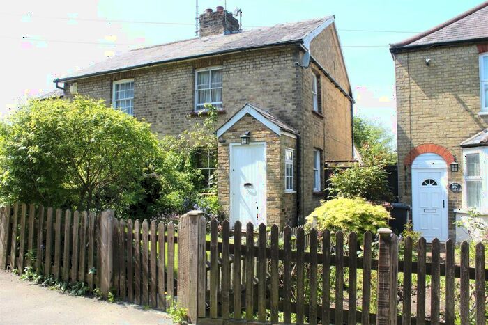 2 Bedroom Cottage For Sale In Blanche Lane, South Mimms, Potters Bar, EN6