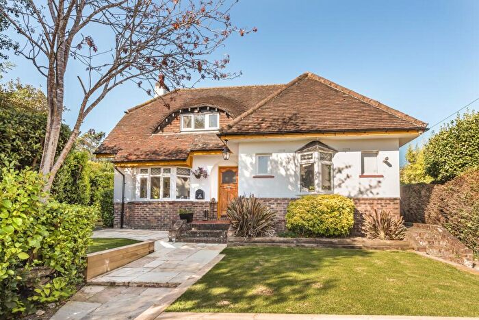 3 Bedroom Detached House To Rent In West Close, Middleton-On-Sea, Bognor Regis, PO22