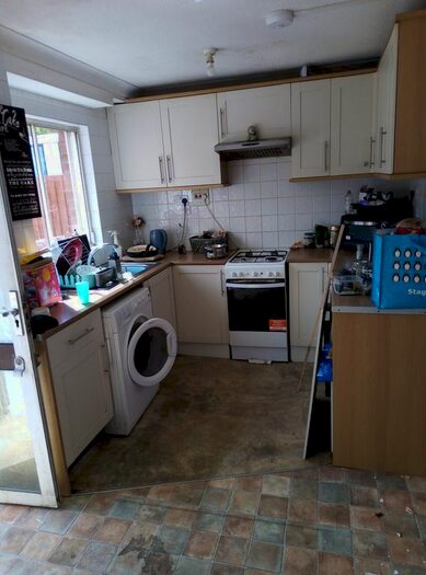 3 Bedroom End Of Terrace House To Rent In Churchill Avenue, Kenilworth, CV8