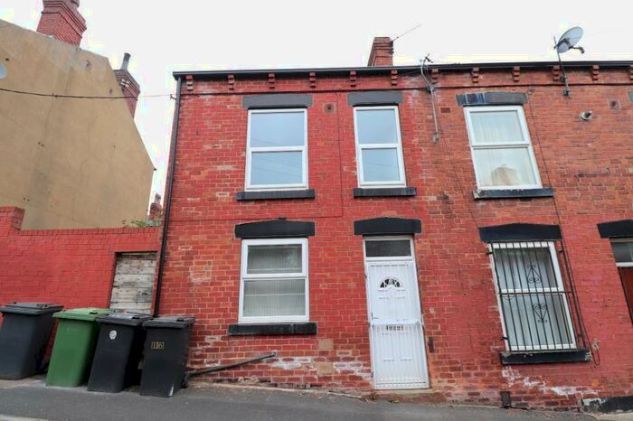 2 Bedroom Terraced House To Rent In Woodview Terrace, Leeds, LS11