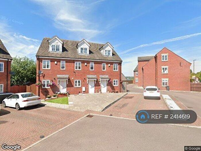 3 Bedroom Terraced House To Rent In Featherbed Close, Chesterfield, S44