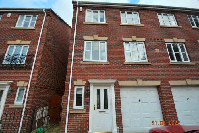 4 Bedroom Town House To Rent In Lime Kiln Mews, Norwich, NR3