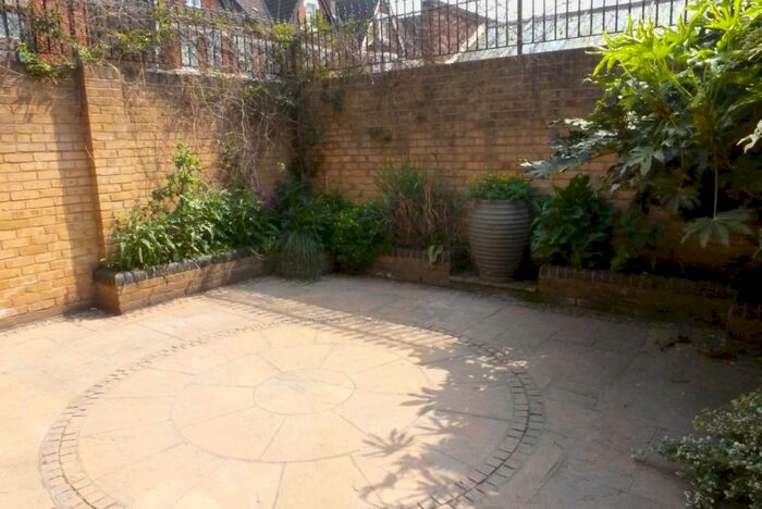 1 Bedroom Property To Rent In High Street, The Garden Flat, Beckenham, BR3