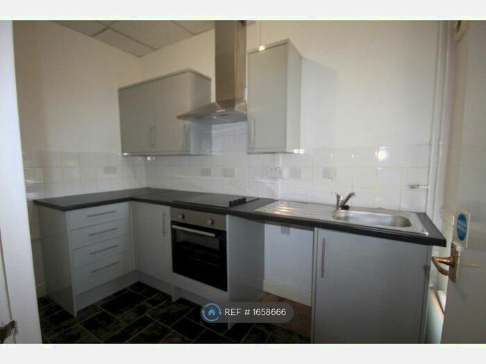 1 Bedroom Flat To Rent In Poplar Court, Cannock, WS11