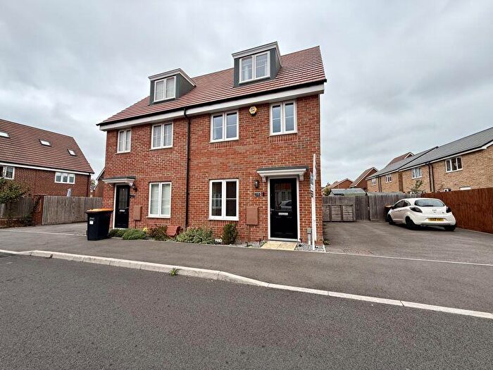 3 Bedroom Semi-Detached House For Sale In Morpeth Crescent, Thorn, LU5