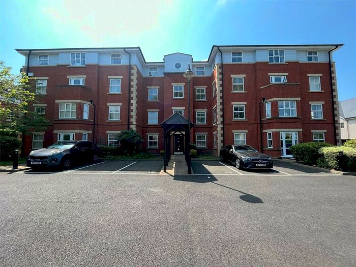 2 Bedroom Flat To Rent In Westley Heights, Warwick Road, Solihull, B92