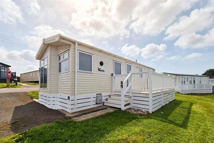 2 Bedroom Park Home For Sale In Newquay, TR8