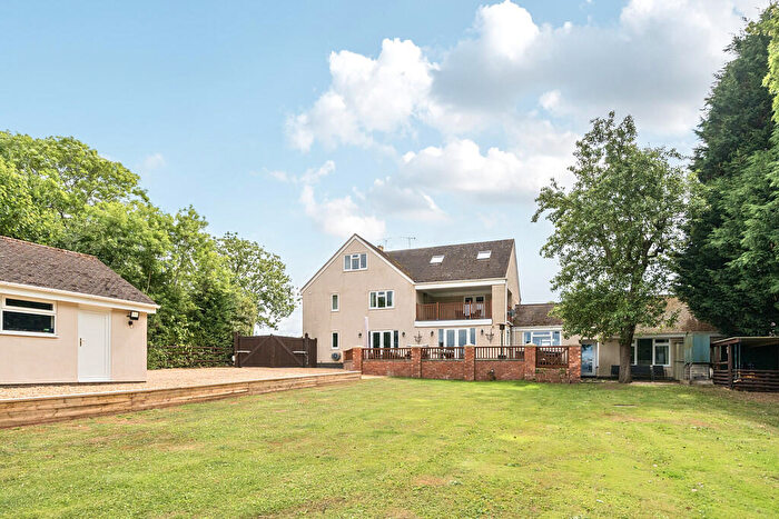 4 Bedroom Semi-Detached House For Sale In Ivydene, Chadwick Bank, DY13