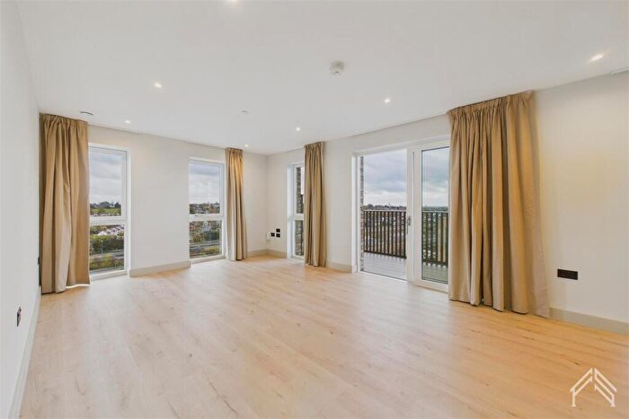 2 Bedroom Apartment To Rent In Draycote House, London, NW9