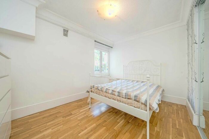 1 Bedroom Flat For Sale In Milner Square, Islington, N1