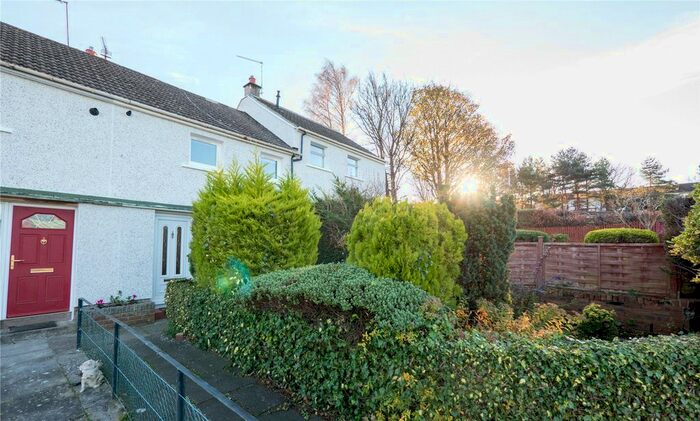 2 Bedroom Flat To Rent In Oxgangs Farm Drive, Edinburgh, EH13