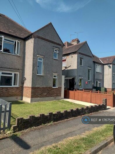 2 Bedroom Maisonette To Rent In Harrow Gardens, Warlingham, CR6