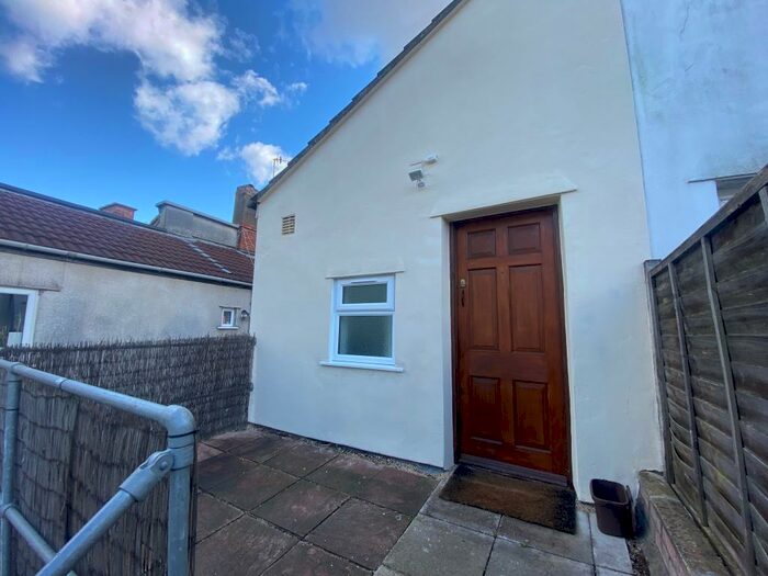1 Bedroom Flat To Rent In North Street, Bedminster, BS3