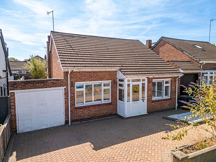 2 Bedroom Detached Bungalow For Sale In Chestnut Grove, Dartford, Kent, DA2