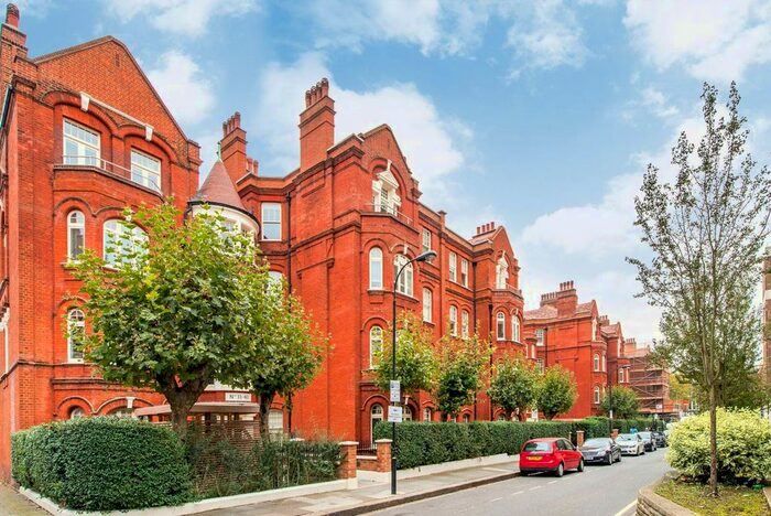 1 Bedroom Flat To Rent In Hamlet Gardens, Ravenscourt Park, London W6