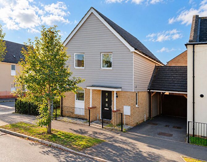 4 Bedroom Detached House For Sale In Heren Lane, Whitehouse, Milton Keynes, MK8