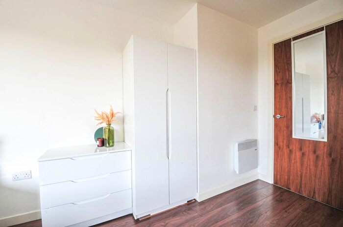 2 Bedroom Flat To Rent In Th Floor – Bedroom, Bath- Alto, Sillavan Way, Salford, M3