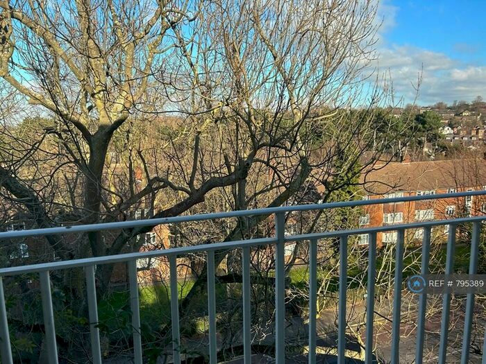 1 Bedroom Flat To Rent In Warwick Court, Bromley, BR2