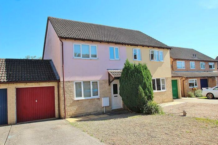 3 Bedroom Semi-Detached House For Sale In Thorney Leys, Witney, OX28