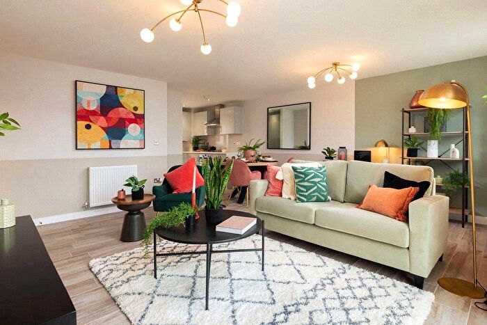 2 Bedroom Apartment For Sale In Lucas Green, Shirley, Solihull, West Midlands, B90
